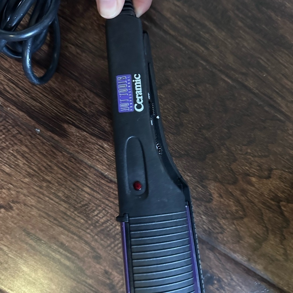 Hot Tools Hair Styling Tool for Effortless Straightening - Picture 5 of 5